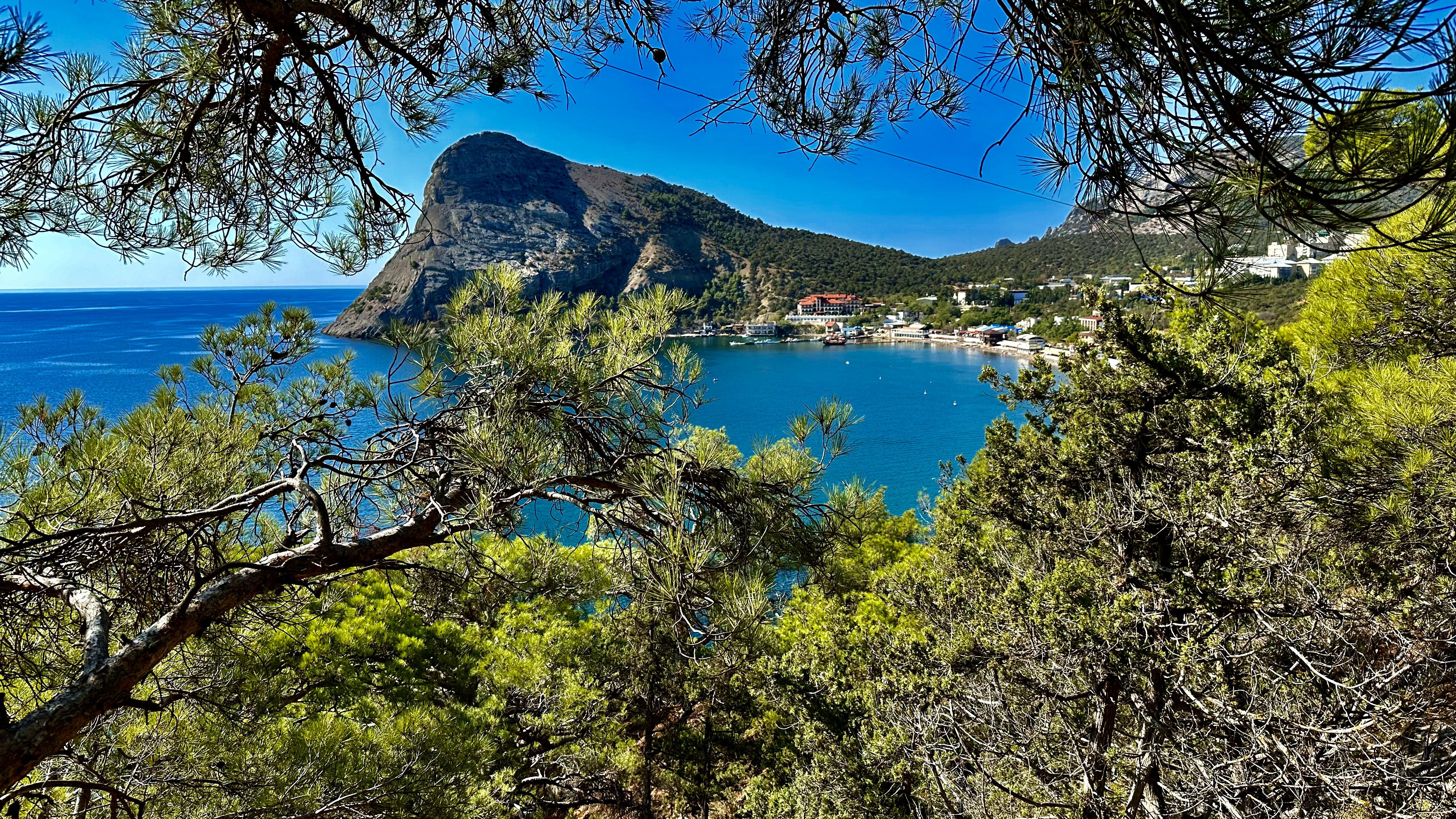 Самый райский посёлок в Крыму раньше так и назывался - Парадиз, что в переводе означает - Рай.