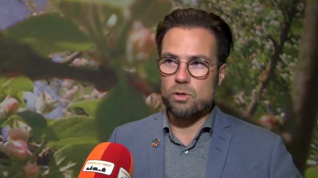 Odenseanske DF’ere vil nu lege med på rød stue og skriver under på velfærdsprocenten смотреть онлайн