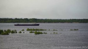 Теплоход Овощевоз САМУР-3 на Волге в Волгограде