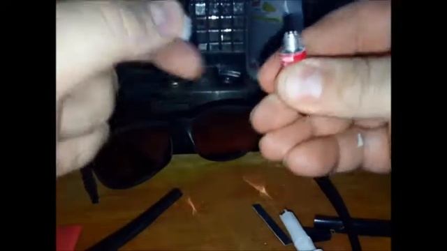 Как починить сломанную дужку очков смотреть онлайн