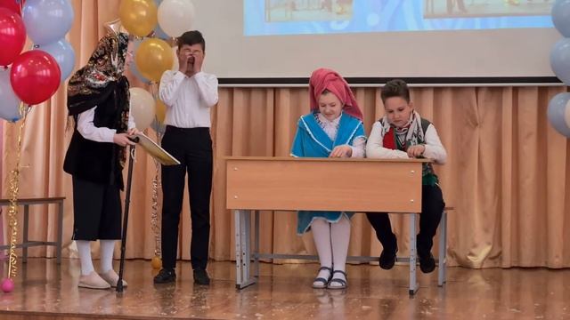 СЦЕНКА из жизни ШКОЛЬНИКОВ И их РОДИТЕЛЕЙ смотреть онлайн