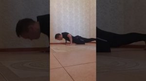 Отжимания от пола 100 раз