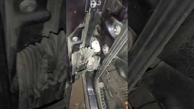 Volkswagen Vento, Golf 3 установка, протяжка проводов в двери без сверла для Динамика ?