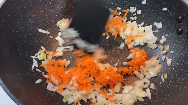 韓式海鮮煎餅 | 超經典韓式料理 外層酥脆 料多厚實 搭配自製沾醬非常好吃！