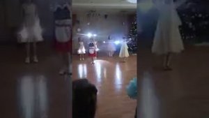 детский танец с фонариками