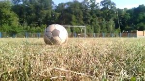 как научиться бить мяч з подкруткой