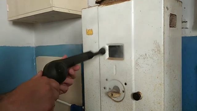 Пароочиститель DEXP SCF-1000H  в работе