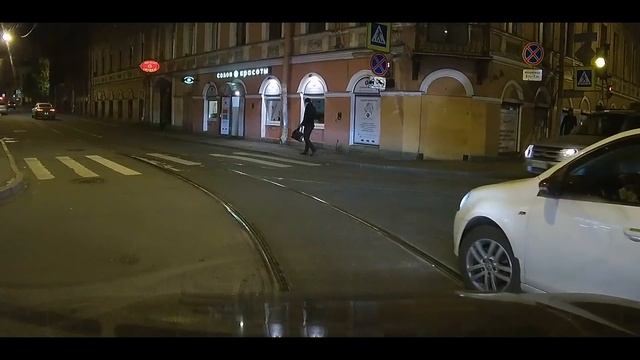 Вот зачем девочкам зеркала в машине? смотреть онлайн