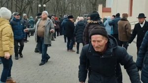 "СУМАЙЛЕ"... звучит на танцполе в Гомельском парке...26.03.2022года.
