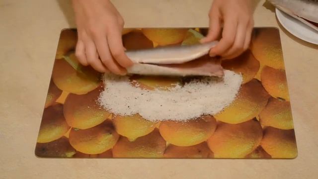 Как посолить скумбрию дома.  Очень Вкусно.