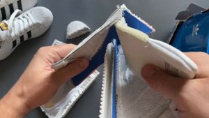 Разрезал оригинальные adidas Superstar за 8699 рублей и поддельные за 2000 рублей