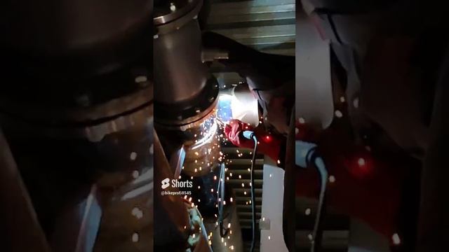 Трудовые будни на заводе