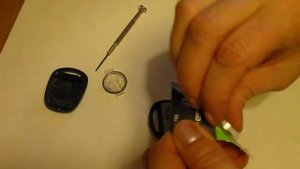 Change the battery on Lexus RX300 three button Key remote