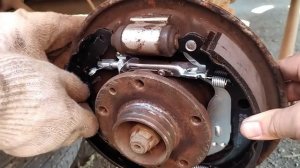 Замена колодок и барабанов на Renault Duster