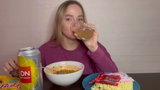 Обзор на Лапшу быстрого приготовления SamYang Buldak (ОЧЕНЬ острая курица-сыр, острая карбонара)