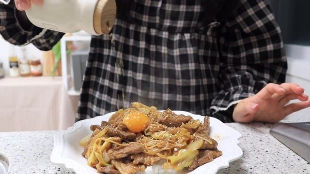 [eng] 자취브이로그?| 냉모밀에❄️ 돈까스 먹고, 갈비덮밥 해먹는 일상, 냉장고 털어서 주먹밥, 로제불닭, 생일파티?, 대파 손질, 샐러드파스타, 자취일상