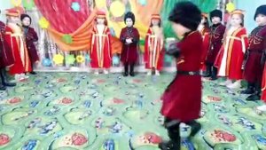 Грузинский танец детский садик Умка