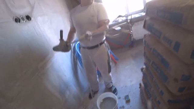 Быстрая и лёгкая штукатурка стен гипсовым составом!!! Главное правильно приготовить материал!!! смотреть онлайн