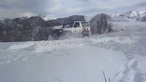TLC 71. Winter, snow, stoned. Off road. Toyota Land Cruiser HZJ 71