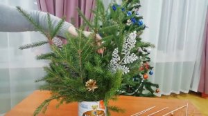 Букет из еловых веток.