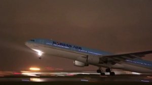 Взлёт ночью в сильный дождь.  Аэропорт Шереметьево и ночные взлёты!