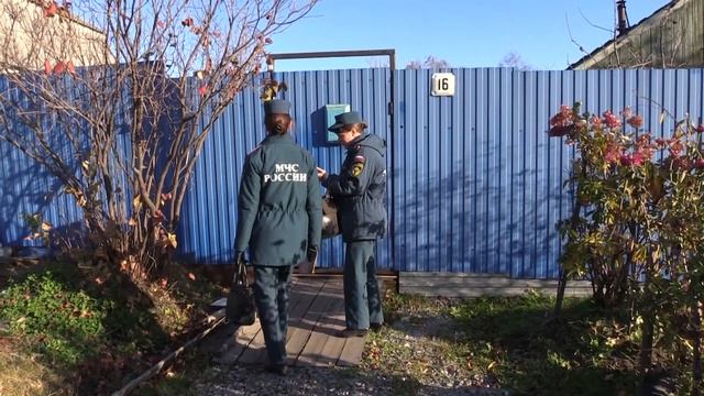 Сотрудники Госпожнадзора и волонтеры провели профилактический рейд в частном секторе смотреть онлайн