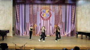 "В джазе только девушки"