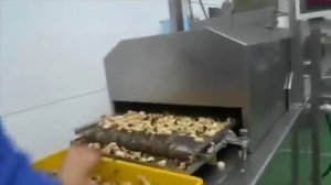 Жарка картофеля в промышленном фритюре. Картофель фри во фритюрнице – оборудование Bigtem (Турция).