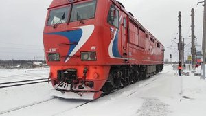 Тепловоз ТЭП70БС-020 следует резервом по станции Оредеж
