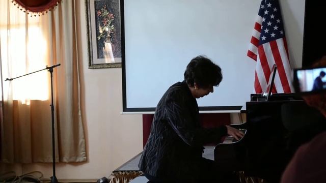 Лариса Ворновицкая играет Вальс Шопена смотреть онлайн