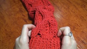 Джемпер женский крючком с рукавом. Cardigan womens crochet sleeve.