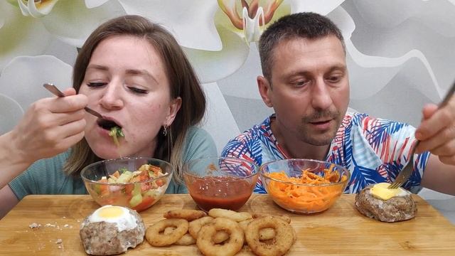 МУКБАНГ КОТЛЕТЫ НА ПАРУ И ЛУКОВЫЕ КОЛЬЦА НА УЖИН | MUKBANG STEAMED STEAMED CUTLETS AND ONION RINGS смотреть онлайн