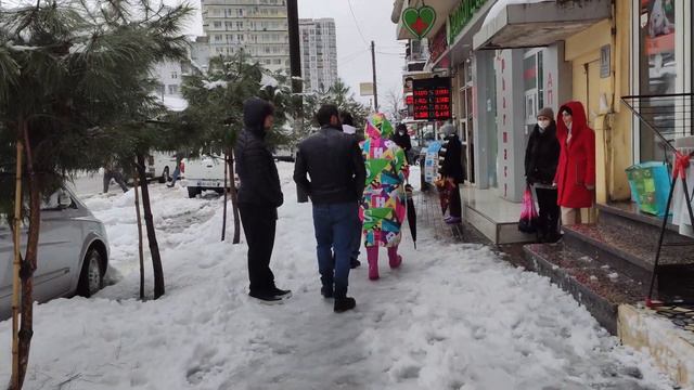 СНЕГОПАД В БАТУМИ ГРУЗИЯ - ЭТО КРАСИВО, НО АДСКИЕ МУЧЕНИЯ смотреть онлайн