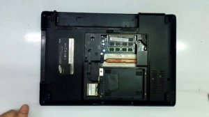 How to take apart/disassemble Samsung R428 Laptop