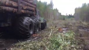 Т-150 болотоход. 3х мостовый лесовоз с манипулятором