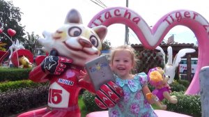 Настя в развлекательном парке для детей Бангкок