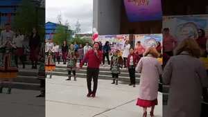 Подари подписку детям !
Флешмоб с Афанасием Афанасьевым. Дети танцуют ламбаду, макарену.