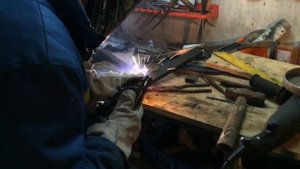 Простой и удобный домкрат для мотоблока