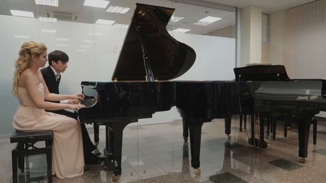 П. Чайковский, Анданте маэстозо из балета "Щелкунчик". Исполняют Евгения Кудоя и Николай Кузнецов.