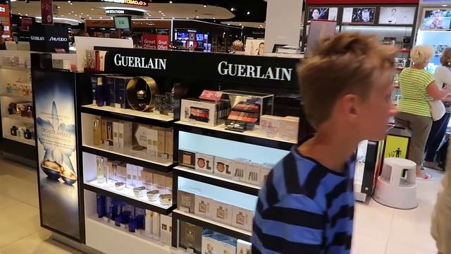 Магазин Дьюти фри (duty free) в аэропорту Анталии. Цены на парфюм