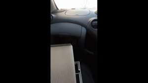 Замена салонного фильтра на Toyota Vitz scp10