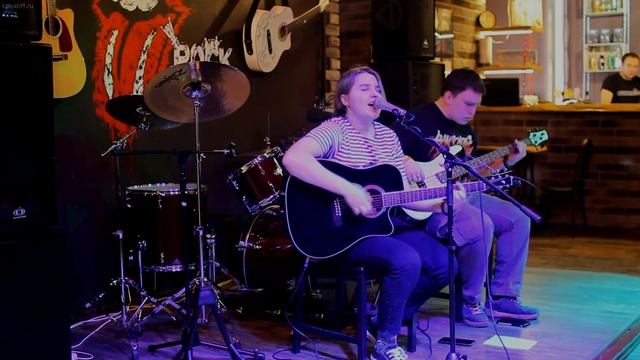 Штаны зеленого оттенка - Просто дай мне сил смотреть онлайн