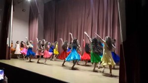 Зажигательный танец!