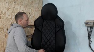 Заменяем старые чехлы салона "Весты" на новые.