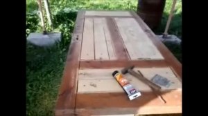 Стол своими руками из подручных материалов.