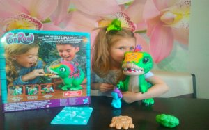 Интерактивная игрушка динозавр Baby Dino от Fur Real