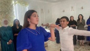 Ох до чего же я устал , нет больше сил держать телефон. Пойду плясать. Песня моей молодости.