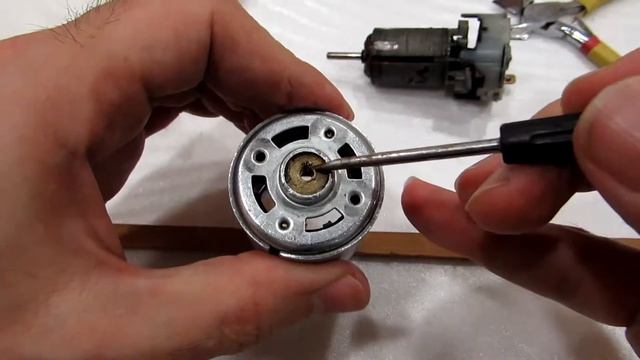 Дефектовка изношенного двигателя шуруповерта смотреть онлайн