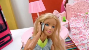 Куклы Барби. К Барби приехала мама. Видео для девочек.