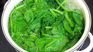 Шпинат с яйцом